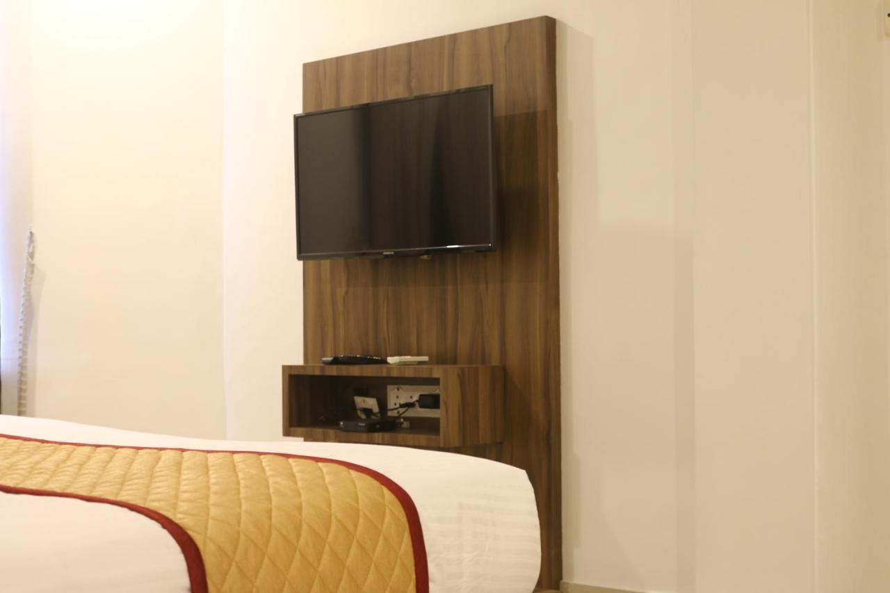 The Rubis Hotel Kottakkal Exterior photo