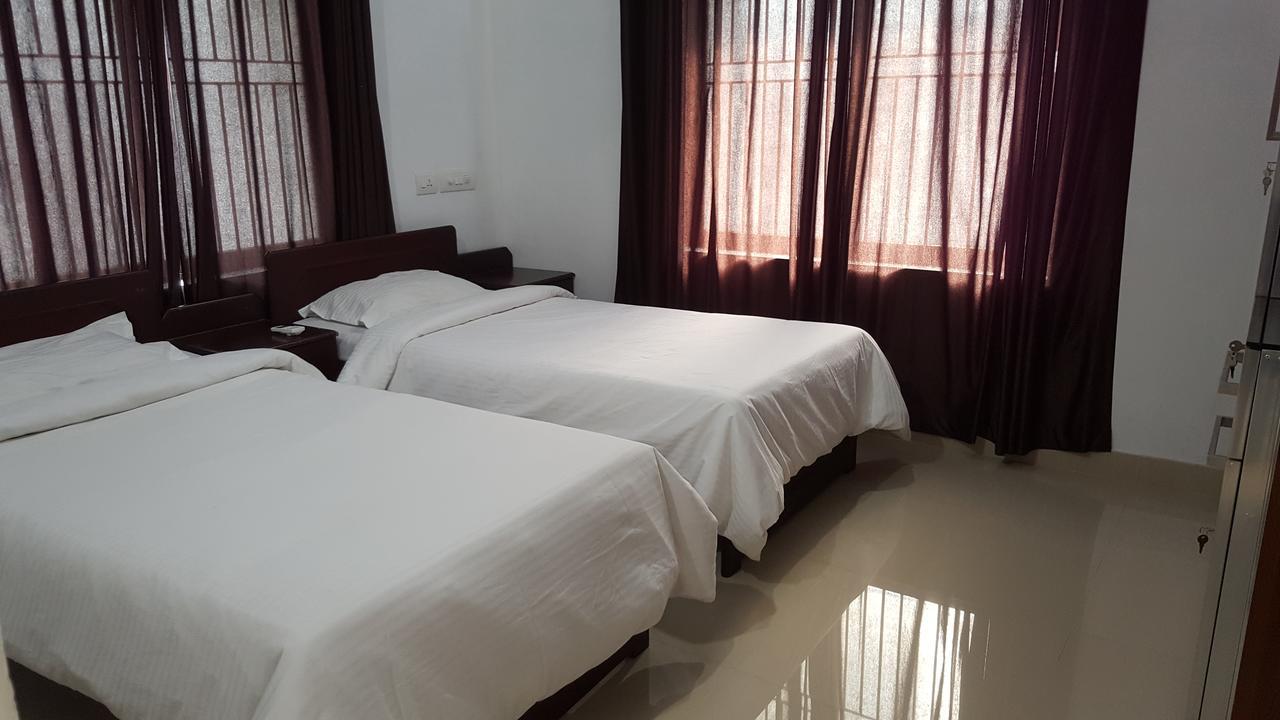 The Rubis Hotel Kottakkal Exterior photo