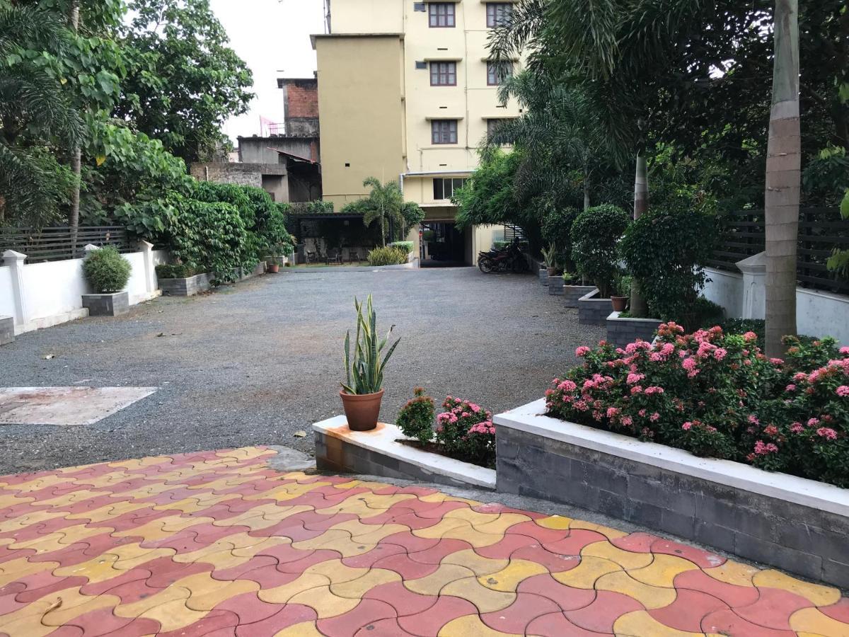 The Rubis Hotel Kottakkal Exterior photo